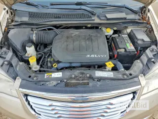 2013 Chrysler Town & Country Touring L