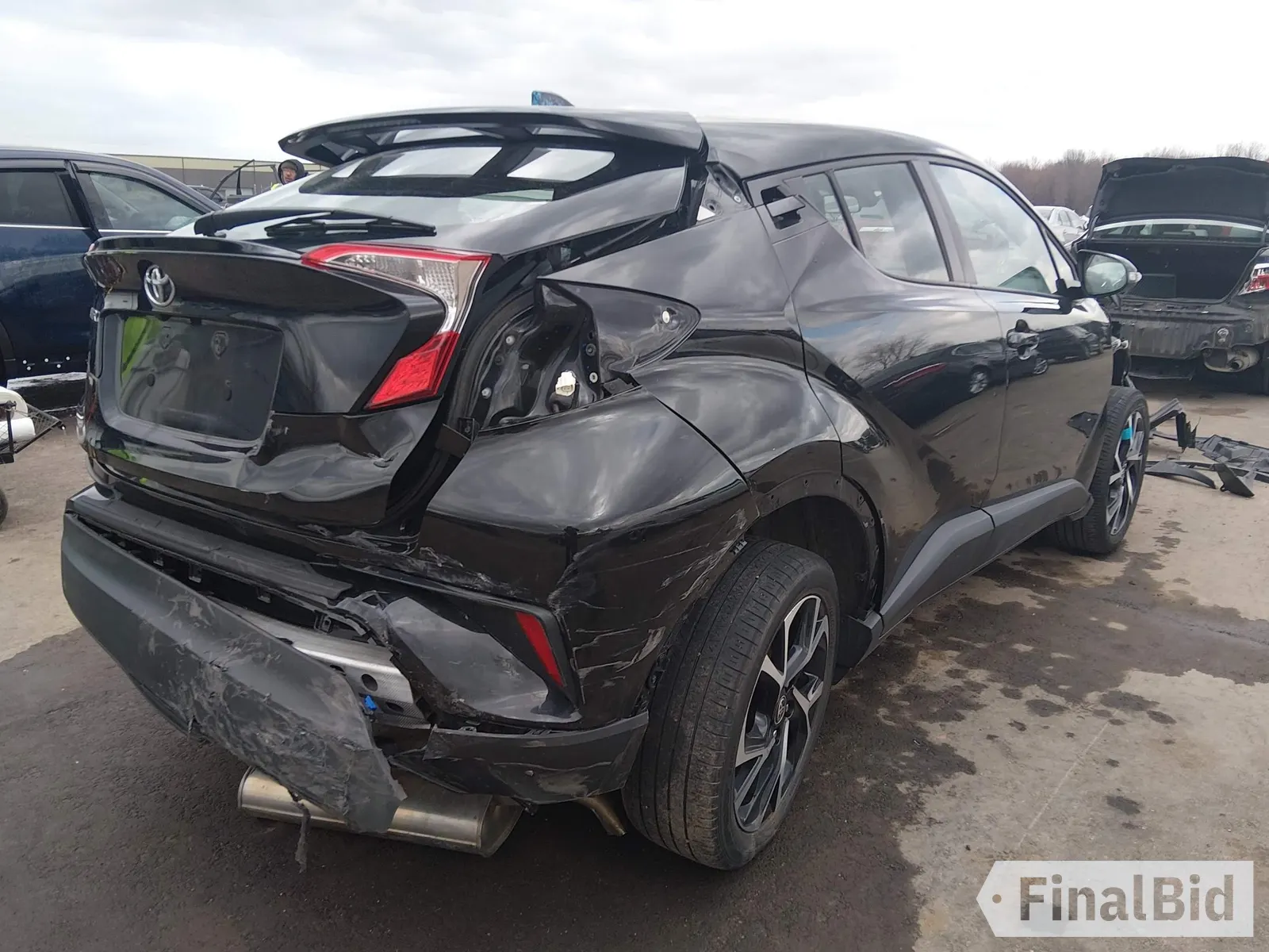 2022 Toyota C-HR XLE