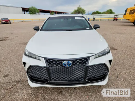 2021 Toyota Avalon Hybrid XSE