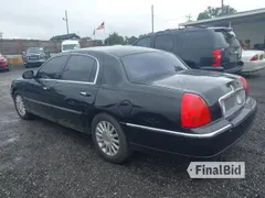 2004 Lincoln Town Car Signature