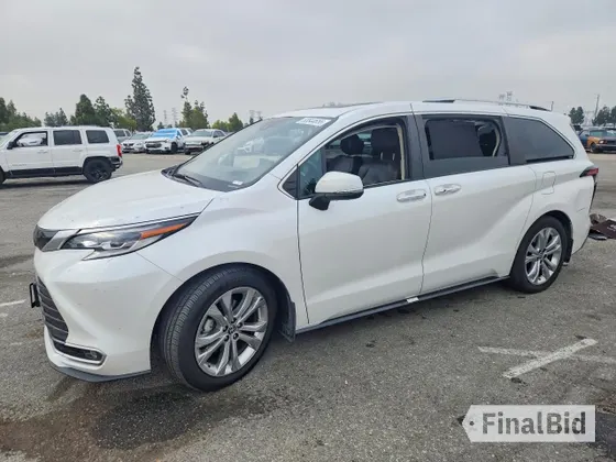2023 Toyota Sienna Platinum