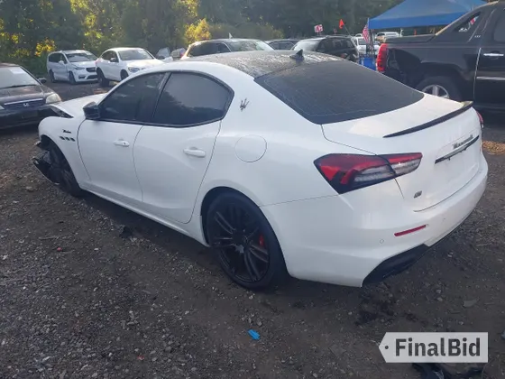 2022 Maserati Ghibli Modena Q4