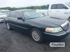 2004 Lincoln Town Car Signature