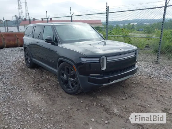 2025 Rivian R1S Adventure
