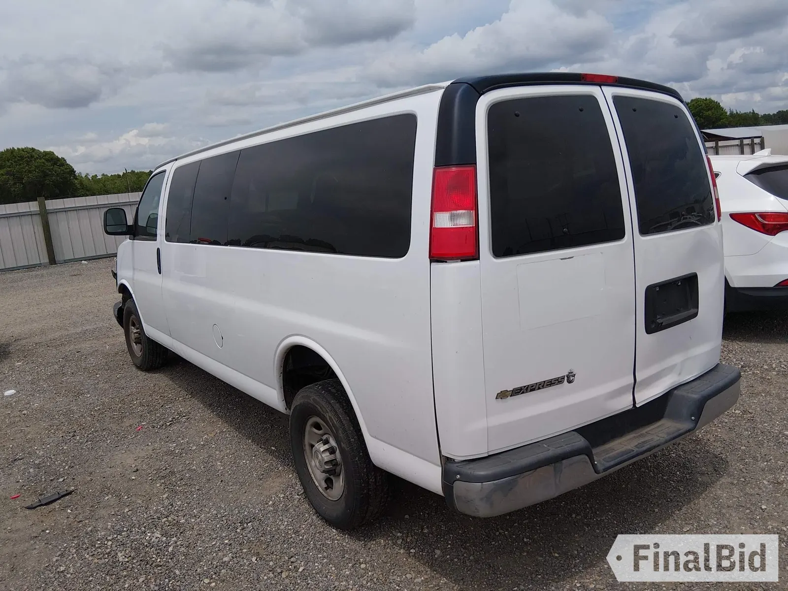 2022 Chevrolet Express Passenger LS