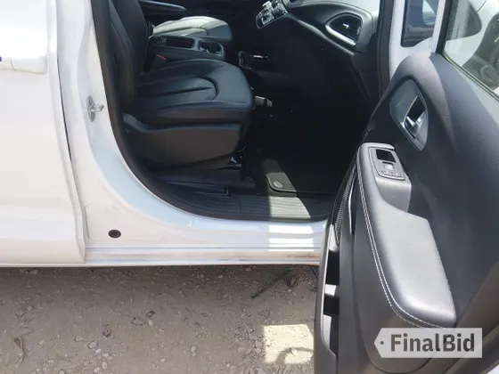 2024 Chrysler Pacifica Hybrid Premium S Appearance Pkg