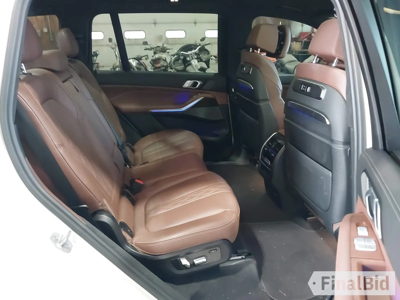 2023 BMW X7 M60i